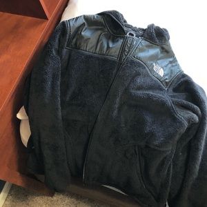 Black Northface jacket w/ hood